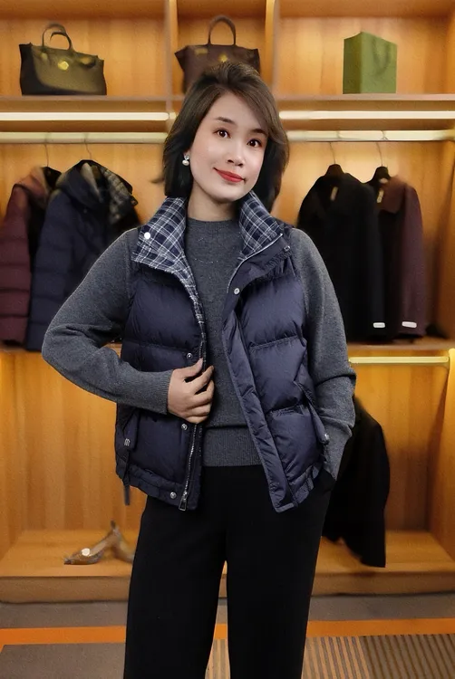 伴月伊人25秋冬高定系列羽绒马甲（16833）