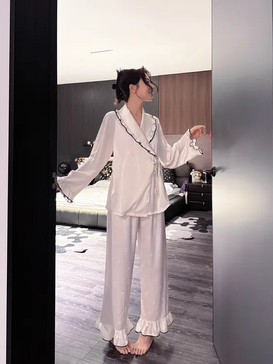 轻奢花边设计冰丝睡衣女款爆款2025新款长裤家居服睡衣格格睡衣
