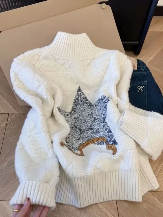 米白色五角星刺绣菱格毛衣外套女2025秋冬新款高级感气质软糯上衣