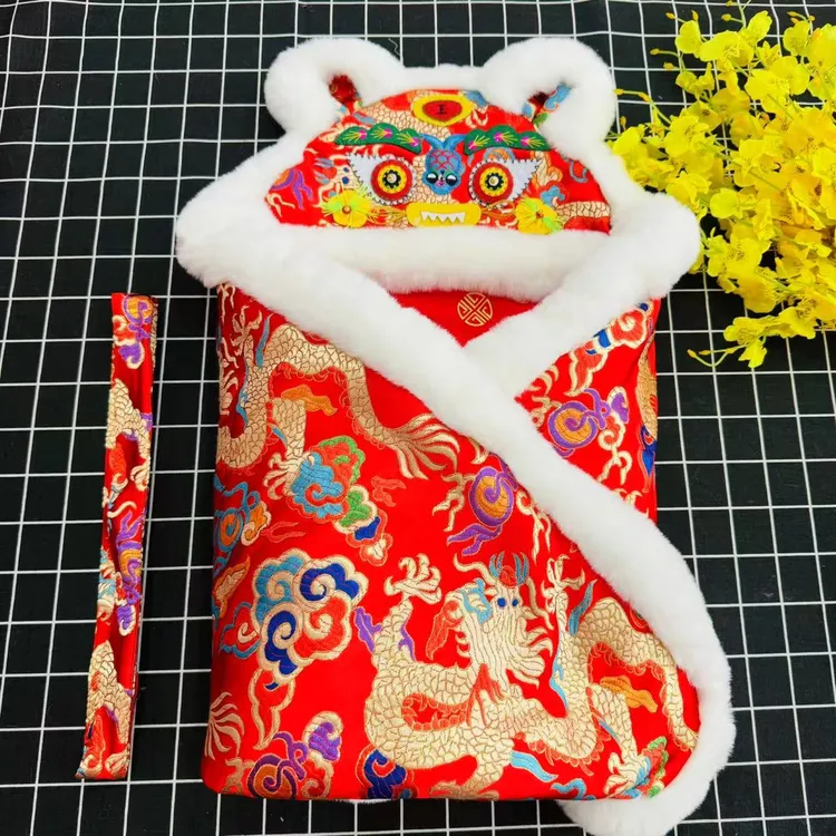手工婴儿双层虎头抱被龙年百天满月中国宝宝喜庆绸缎刺绣加厚被