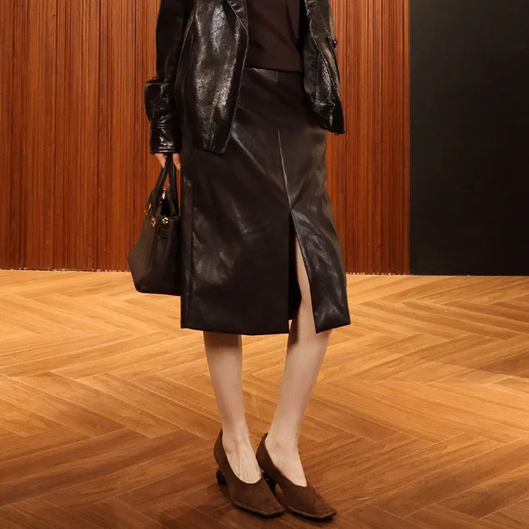 溶溶【暮影流光】RONGRONG 极简酷飒通勤风开叉皮革半身裙2025Q1655