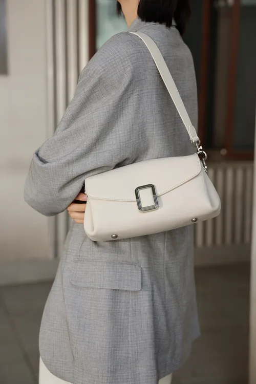 2025新款秋冬真皮牛皮腋下女包包包包软皮包包女女式斜挎包