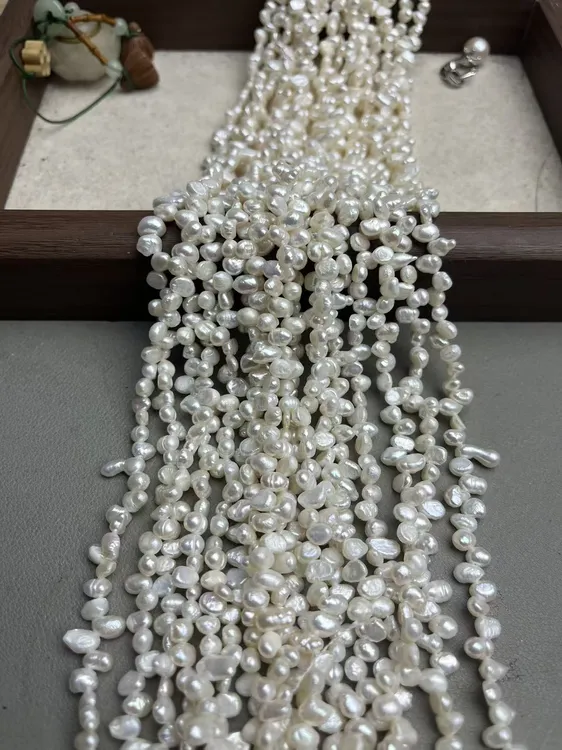 天然·4-5mm左右二八孔花瓣巴洛克珍珠半成品长度35cm左右可DIY