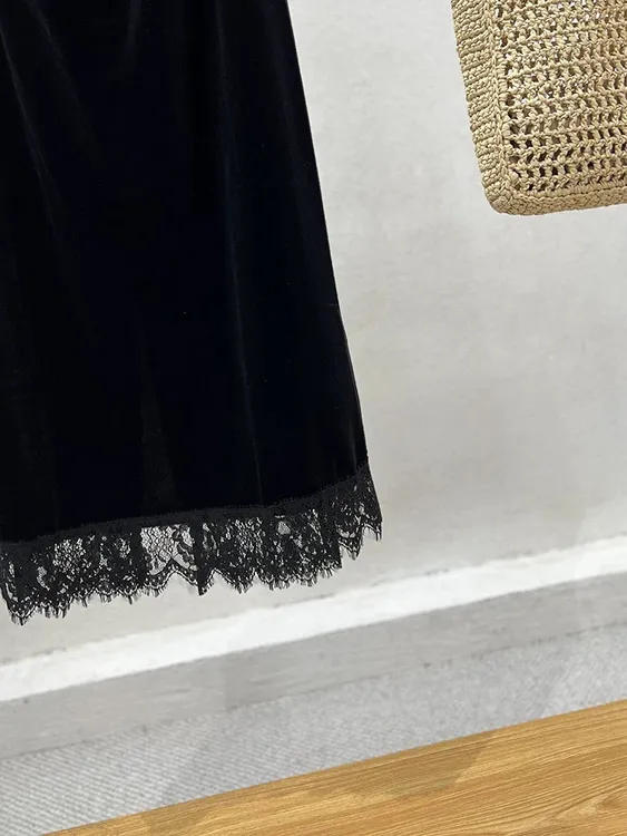 黑色丝绒拼接蕾丝花边高腰显瘦中长款女士半身裙