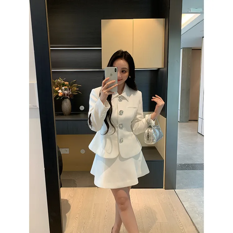 XINYI【维纳斯千金】秋季小香风外套+短半裙显瘦套装女X625A15179