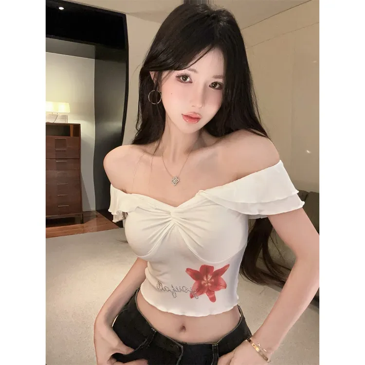 一字肩荷叶边烫钻短袖t恤女早夏纯欲辣妹小飞袖抹胸上衣独特绝美