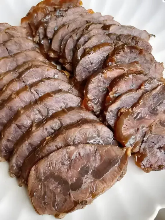 酱牛肉选自牛后腿肉熟食开袋即食