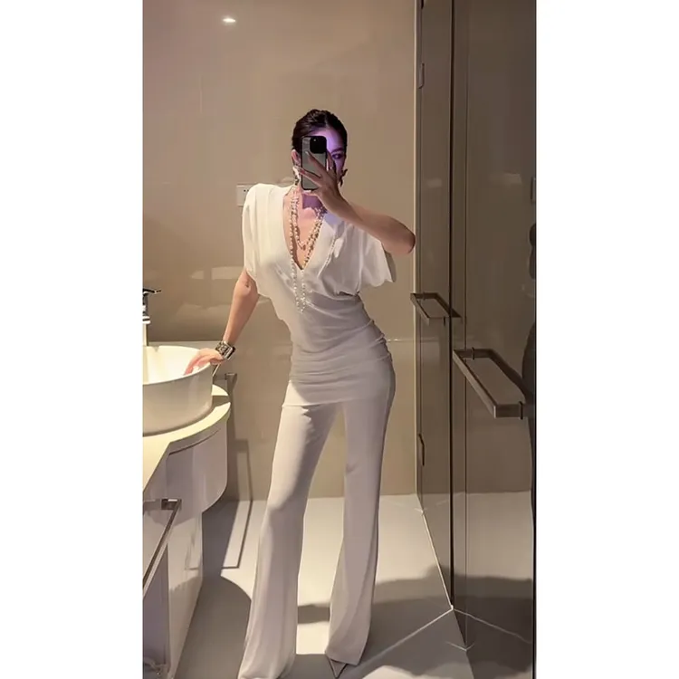 美式辣妹纯欲休闲百搭时尚设计感V领短袖高腰修身显瘦微喇裤套装