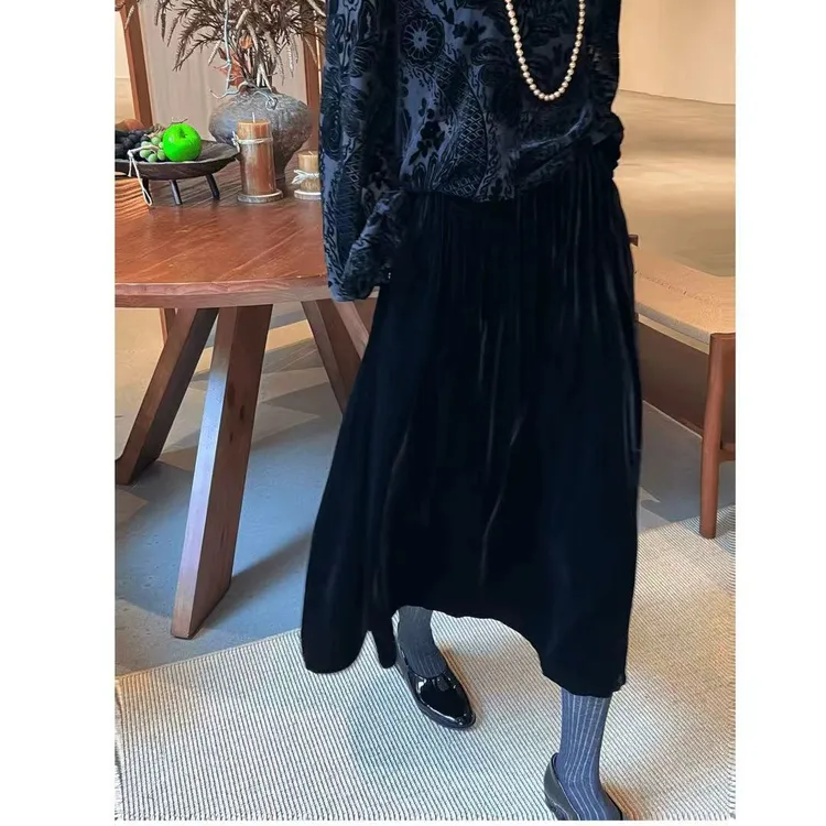 "温婉限定"高级感秋冬丝绒轻奢伞裙半身裙女时尚百搭中长裙子
