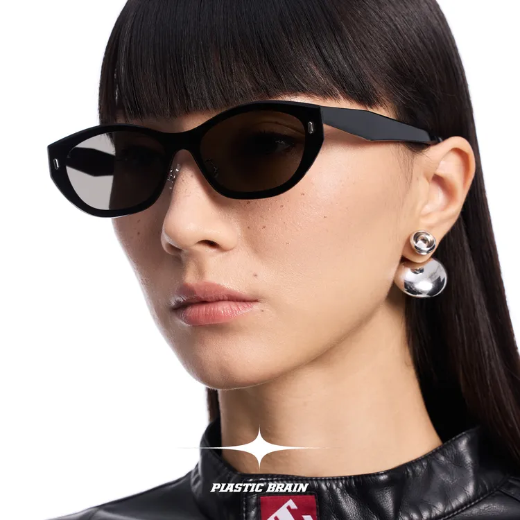 PLASTIC BRAIN复古金属夹片一体镜片太阳镜超轻显脸小猫眼墨镜女