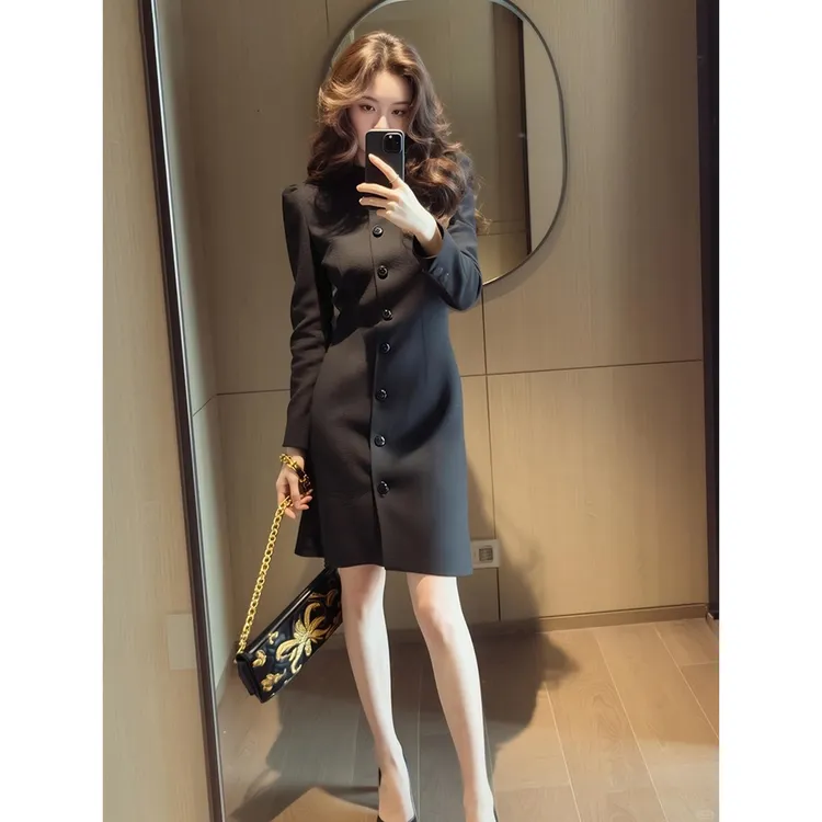 秋季新款出席重要场合裙子轻奢高端法式气质掐腰巨好看黑色连衣裙