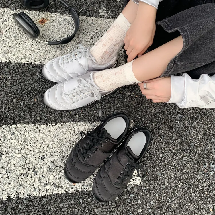 斜系带复古阿甘鞋2025新款薄底休闲赛车运动平底鞋德比美式德训鞋