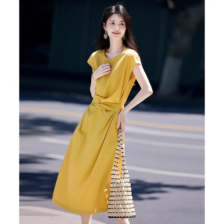 尚静极简风拼接褶皱收腰连衣裙2025夏季新款时尚气质高腰中长裙