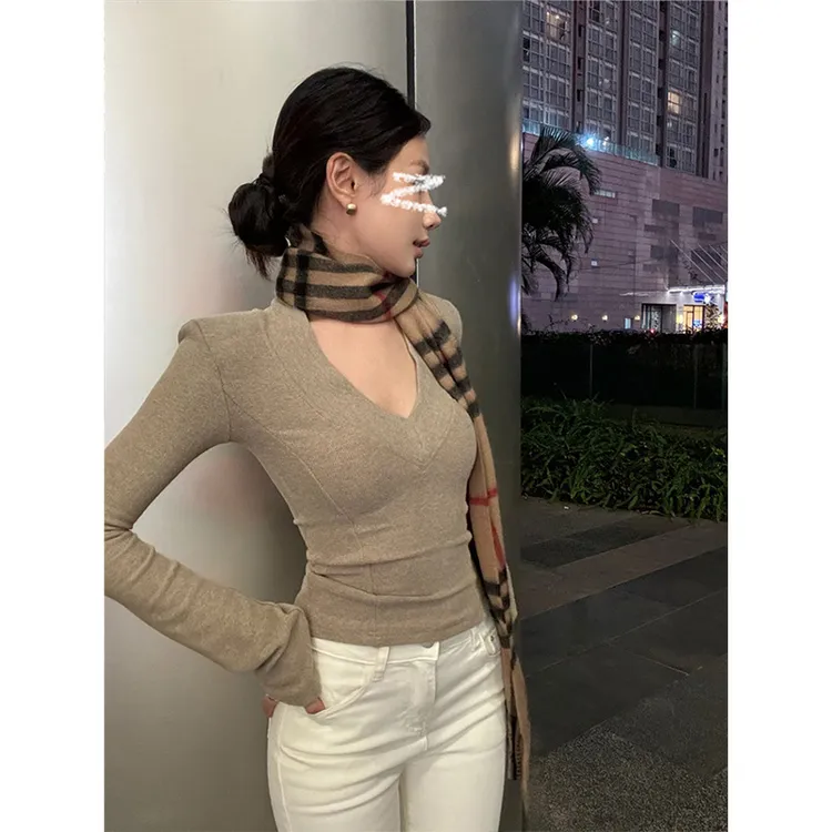 Moses Queen/魔西女王深V领软糯气质辣妹长袖T恤掐腰显瘦修身上衣