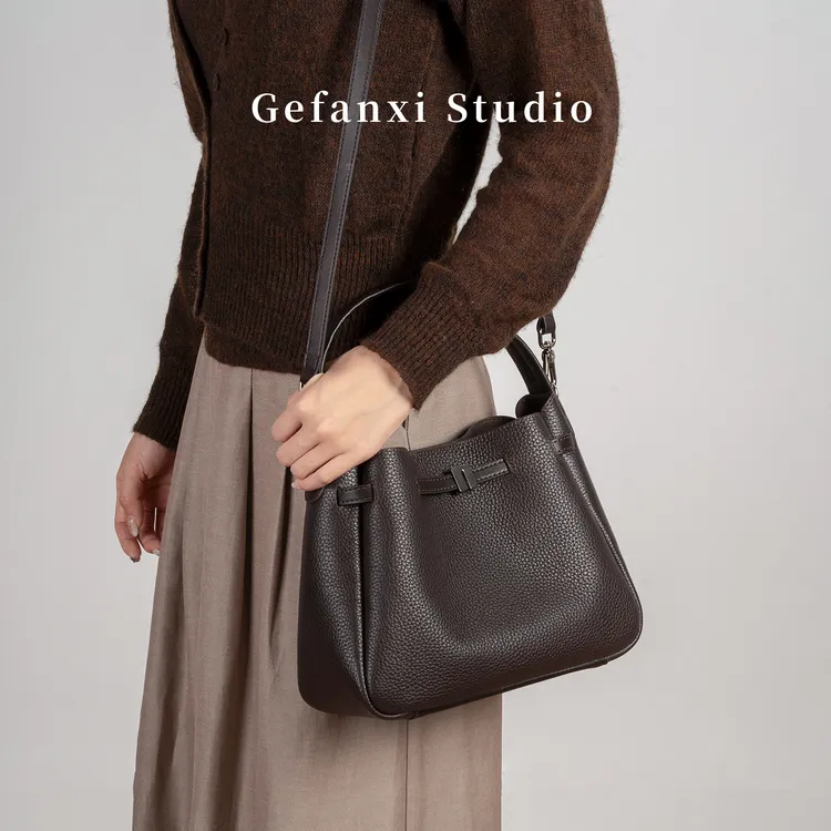 Gefanxi/歌梵希新款2025高级感百搭牛皮手提包简约女士单肩水桶包