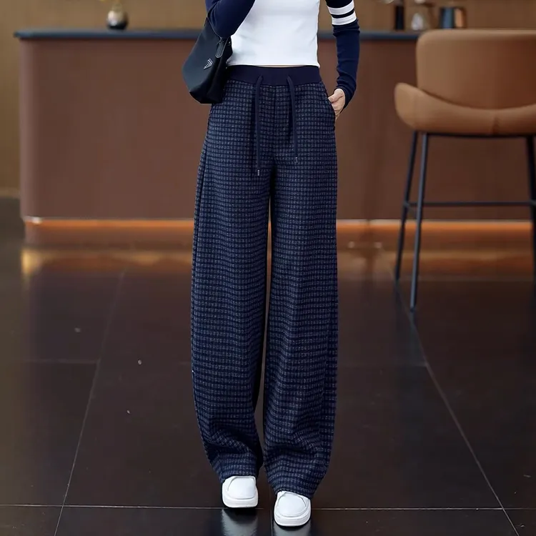 今年流行加绒蓝色格子阔腿裤女2025秋冬新款松紧高腰休闲弯刀裤子