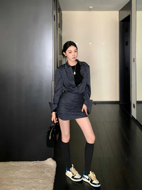 大码胖mm条纹长袖衬衫连衣裙女春季新款收腰修身显瘦复古包臀裙子