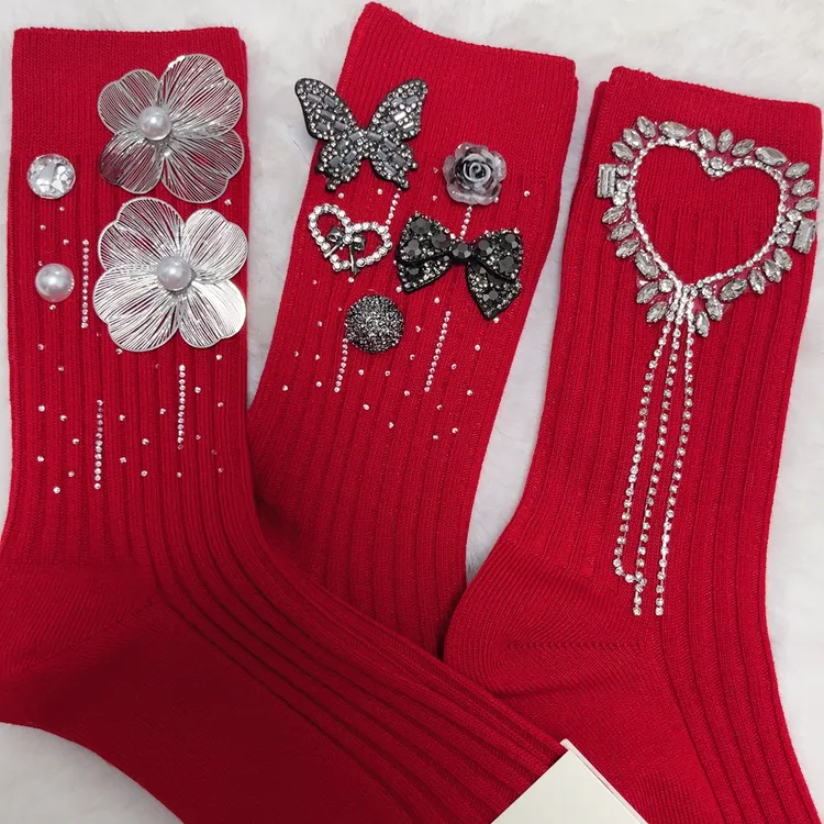 秋冬新款棉红色本命年中筒女袜重工烫钻蝴蝶爱心流苏饰品百搭潮