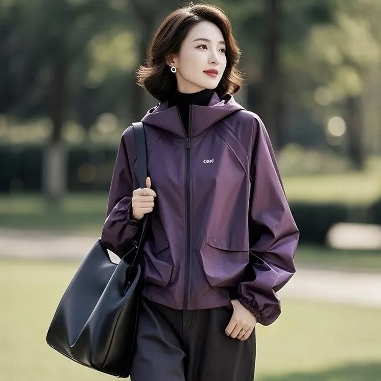 春季欧货时尚洋气休闲百搭2025独特超好看小个子紫色冲锋衣短外套