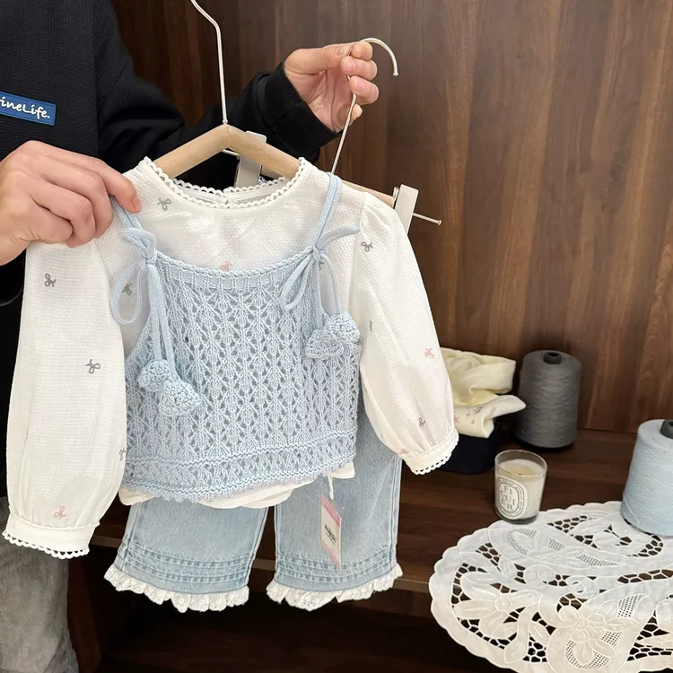 女宝宝时尚小清新套装女童春装新款女婴儿吊带打底衫牛仔裤三件套