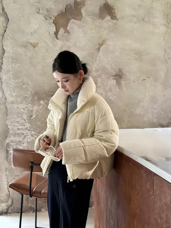 欧货高级感短款泡芙羽绒服女冬季新款宽松加厚时尚立领气质面包服