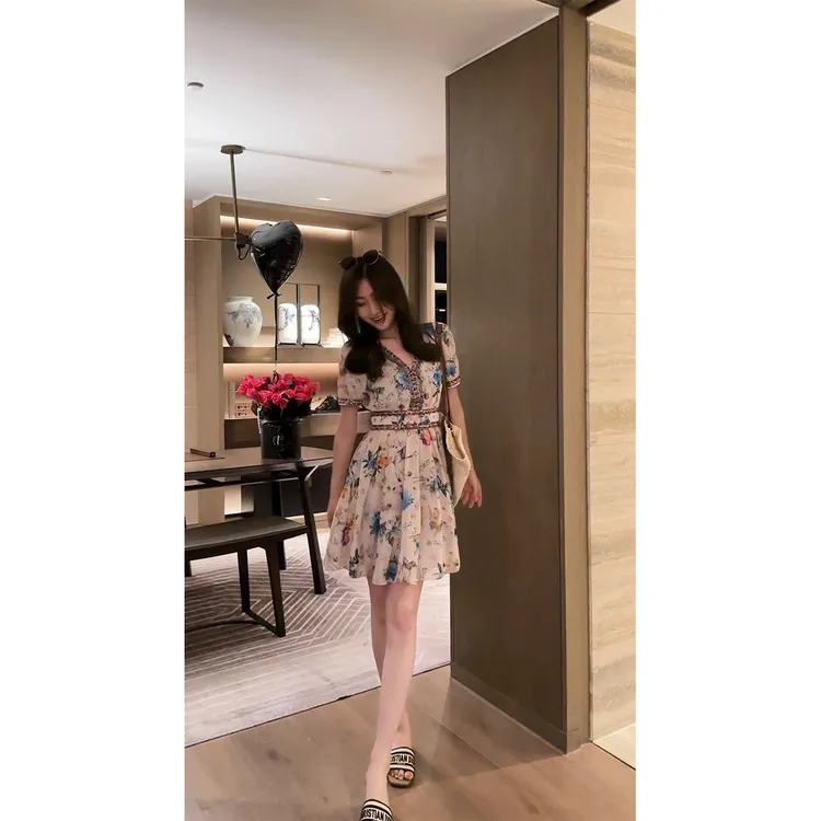 W·HAHA【秘密花园】重工V领钉珠莱赛尔印花连衣裙60727