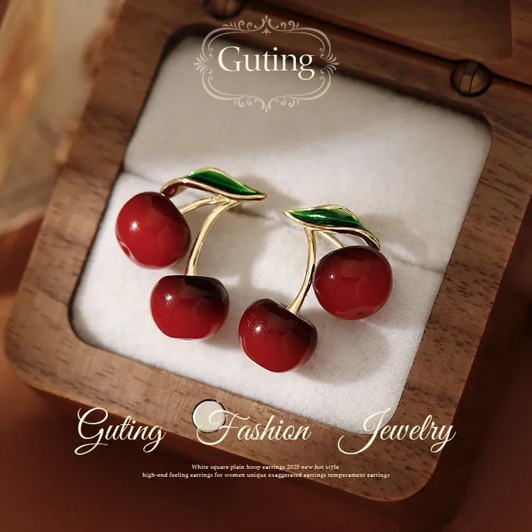 铜合金耳饰 22452红色立体樱桃耳钉女小众设计感耳饰精致耳环