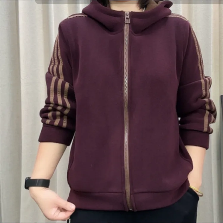 防风长袖秋冬女连帽休闲风短外套运动百搭上衣女装