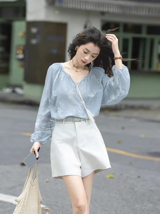 2025春夏新款重工刺绣宽松百搭圆领轻薄度假蕾丝衫高腰短裤两件套