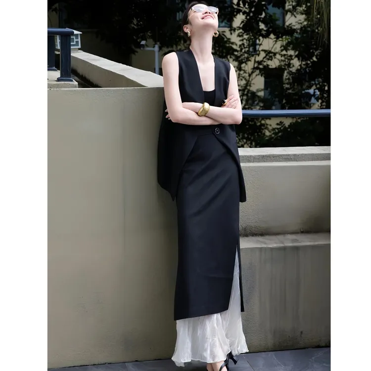 夏季大方得体一整套气质女神范高端时尚巨好看小香风黑色马甲套装