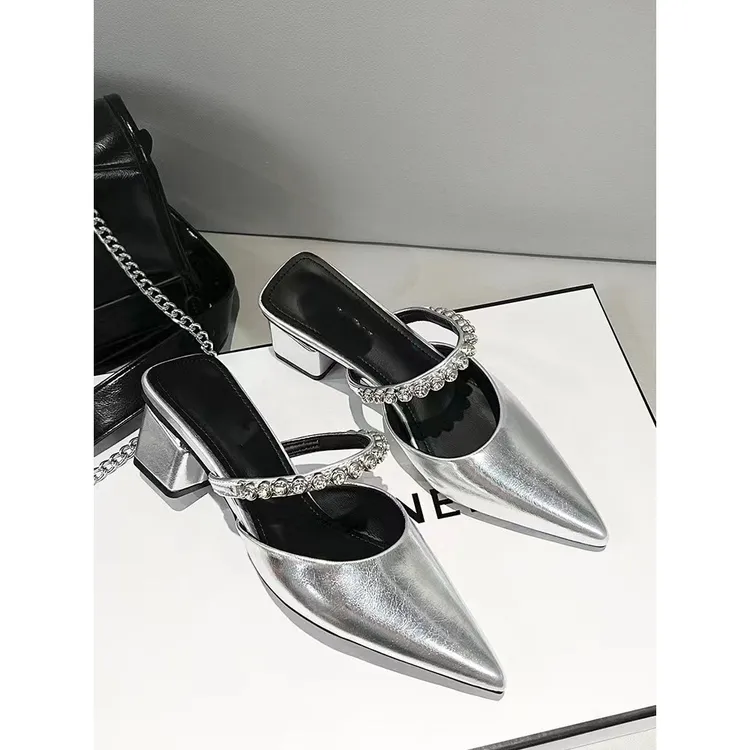 新款法式优雅风粗跟漆皮半拖鞋女春夏外穿气质裸色凉鞋