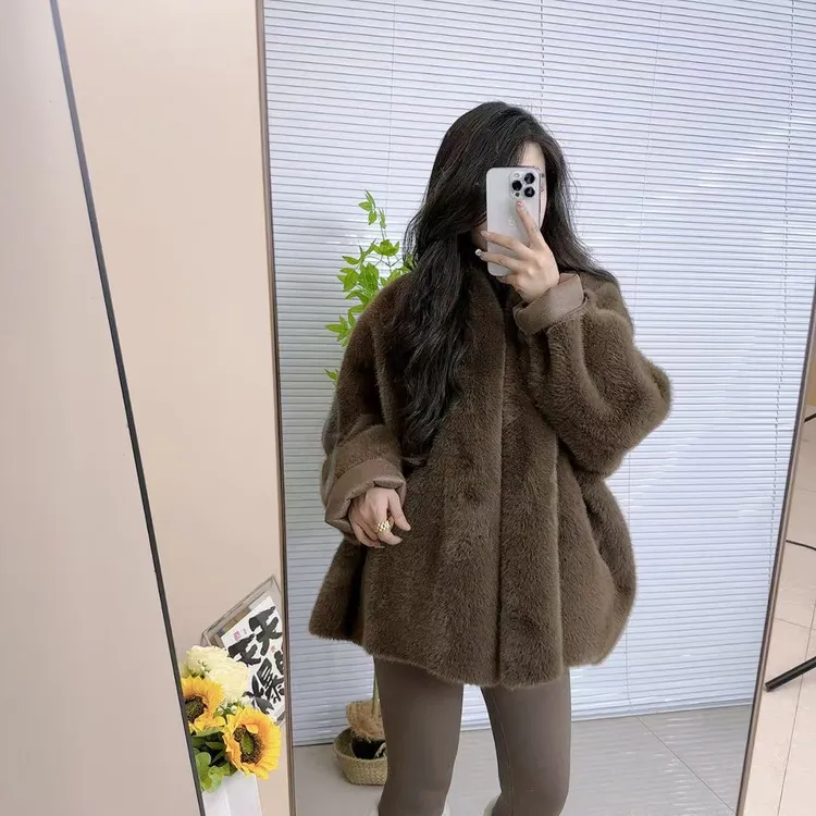 2025新款慵懒风轻奢百搭时尚毛毛外套