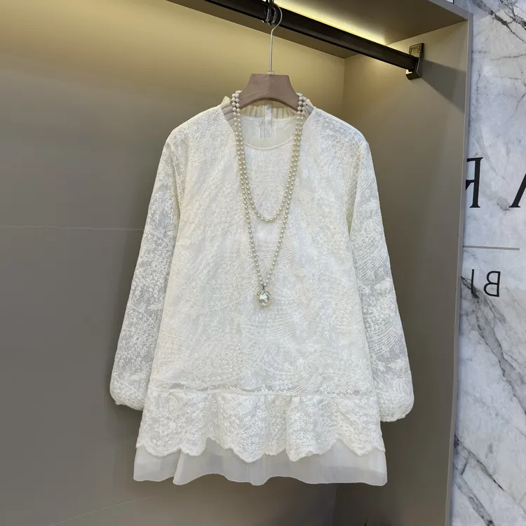 2025时尚气质温柔蕾丝休闲百搭宽松长袖洋气设计纽扣上衣6565