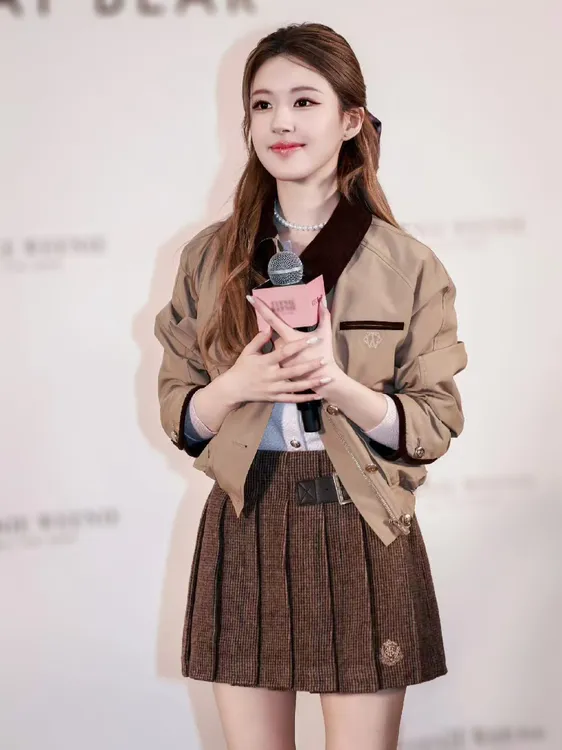 赵露思同款卡其色翻领夹克外套2025早秋新款美式复古校园风短上衣