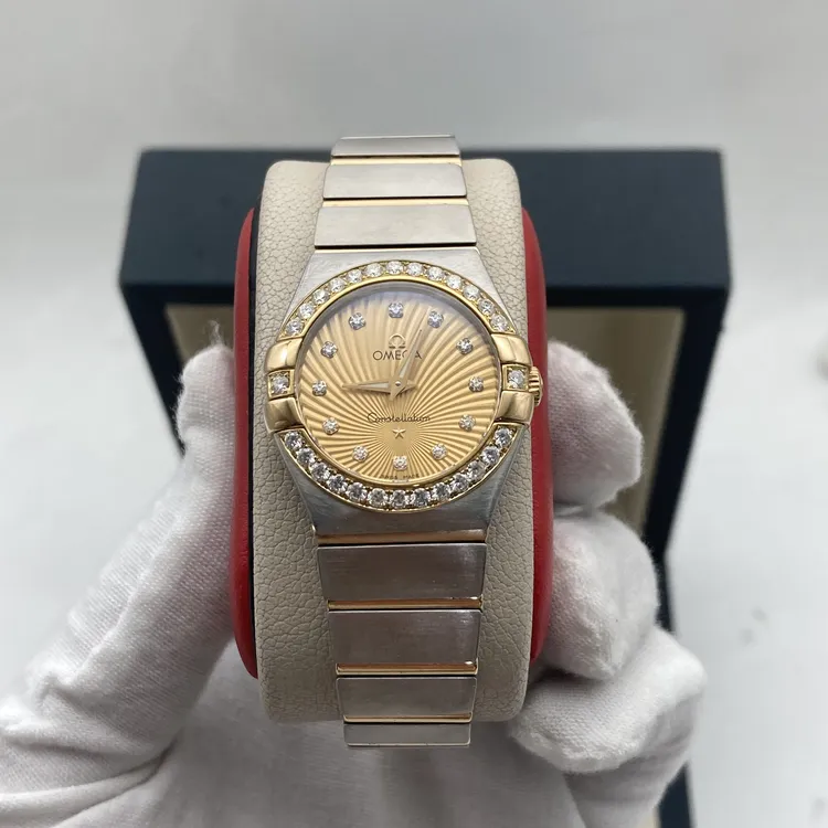 95新 Omega/欧米茄 27mm 欧米茄星座后配钻圈18K间金石英女士腕表