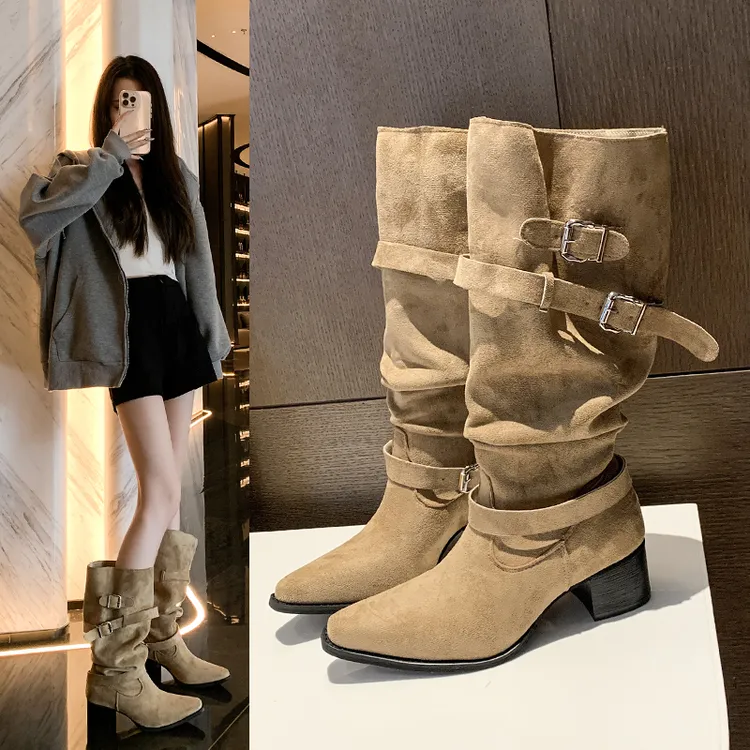 复古风长筒靴女不过膝2025秋季新款粗跟显瘦尖头皮带扣褶皱堆堆靴