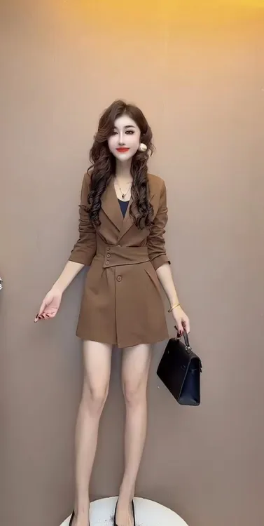 咖啡色西装连衣裙女a字修身显瘦2025春秋新款设计感小众高腰裙子