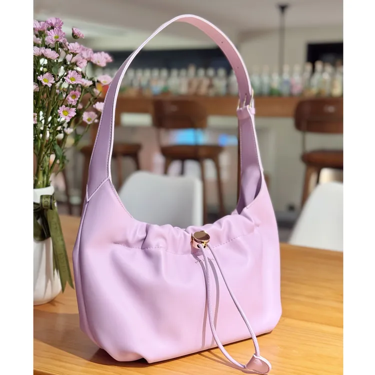 斜挎包女2025新款路遥紫云朵包褶皱单肩包纯色时尚潮流网红大容量