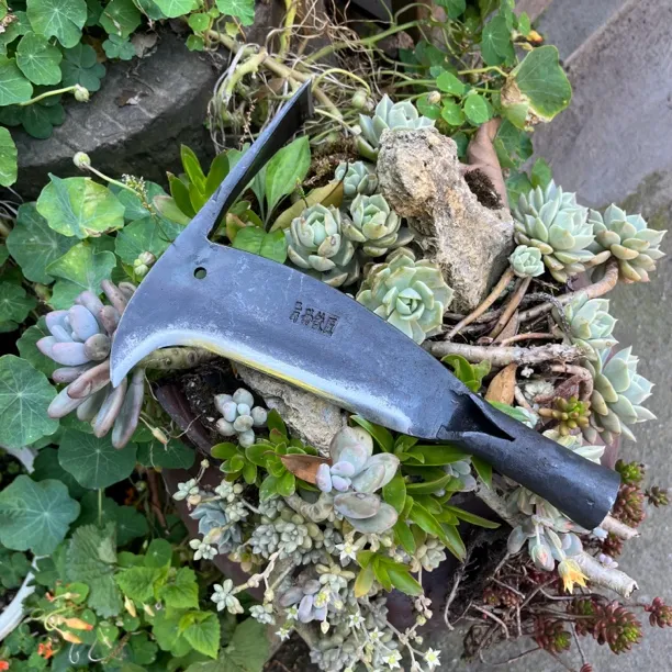 巴蜀孙铁匠弹簧钢一体锻打凤头鸟刀柴刀弯刀镰刀垂钓开路割草挖土