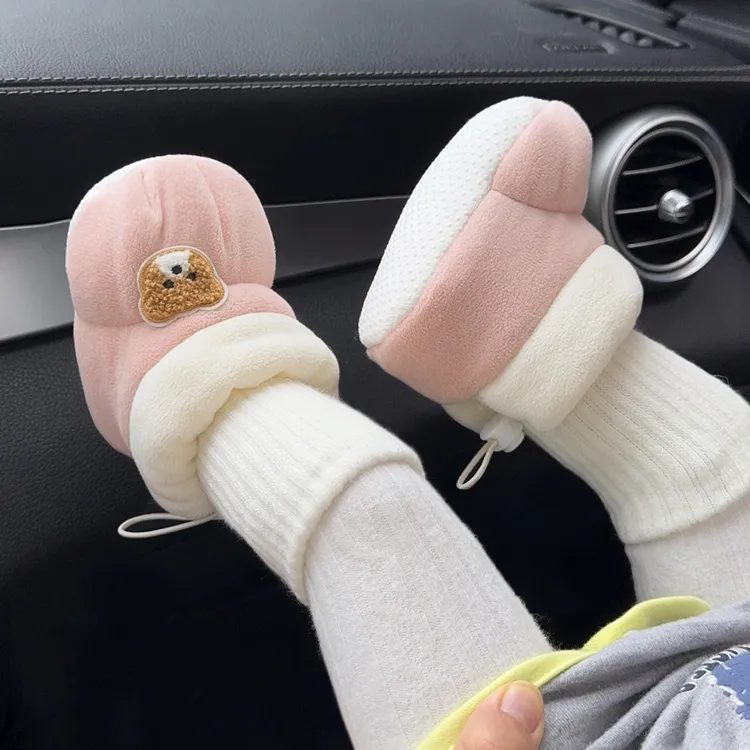 冬季婴幼儿鞋0-1岁软底步前鞋袜加绒3-6到12个月防掉脚抽绳保暖鞋