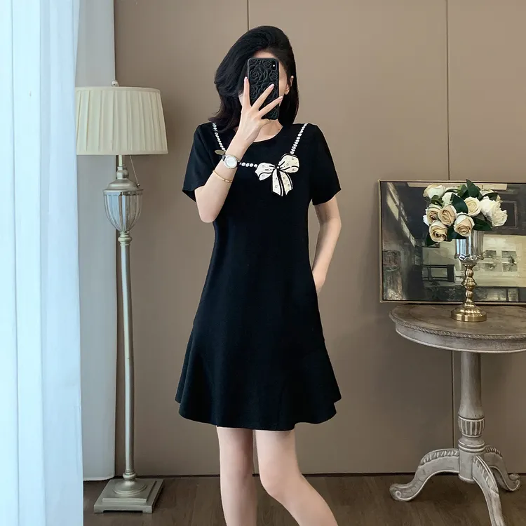 韩版气质垂坠感连衣裙女2025夏季新款洋气收腰显瘦短款黑色鱼尾裙