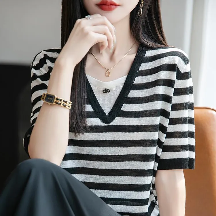洋气韩版短袖V领显瘦t恤假两件修身女夏季针织冰丝不粘身短袖T恤