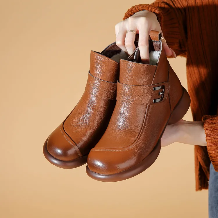 2025舒适保暖真皮冬季女短靴中年妈妈平底靴子棉鞋休闲中老年软底