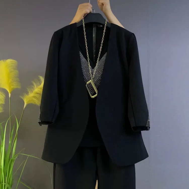 气质时尚显瘦西服外套烫钻背心小脚裤大码套装三件套