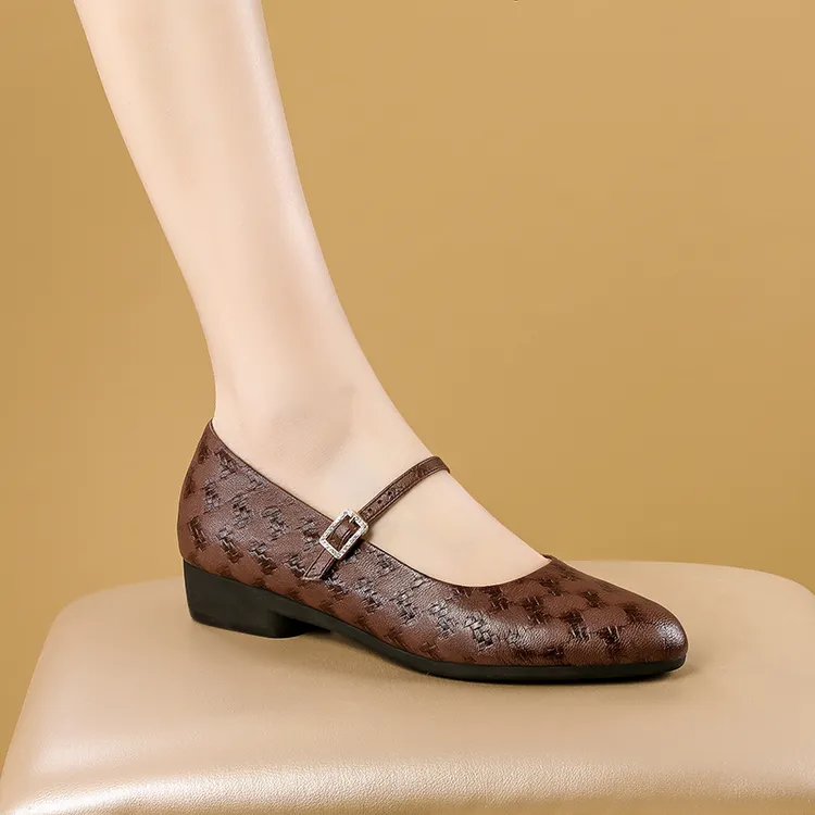 复古风一字带低跟粗跟圆头浅口真皮单鞋女春秋新款软底软面大码41