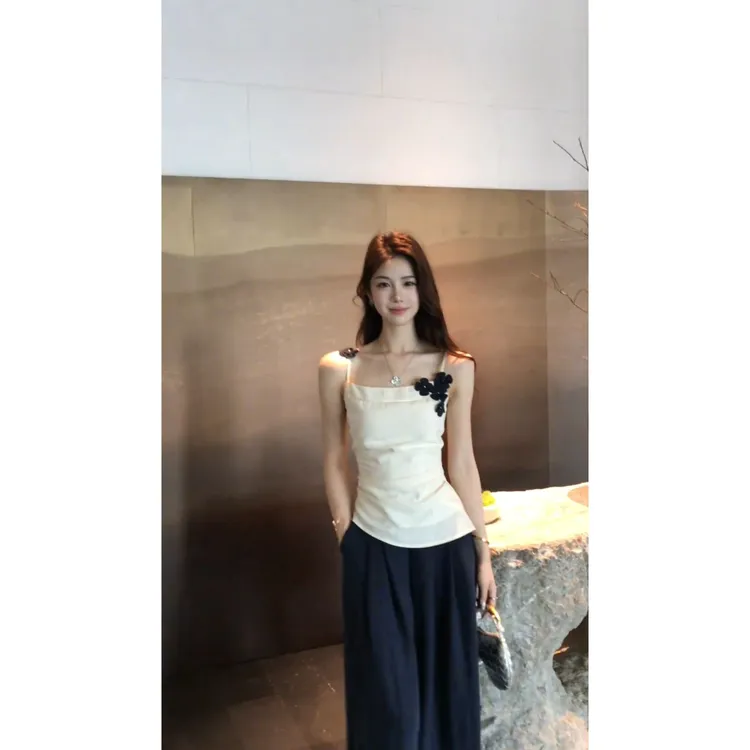 MARIE.COCO韩系氛围感立体花朵吊带背心上衣搭配阔腿休闲长裤套装