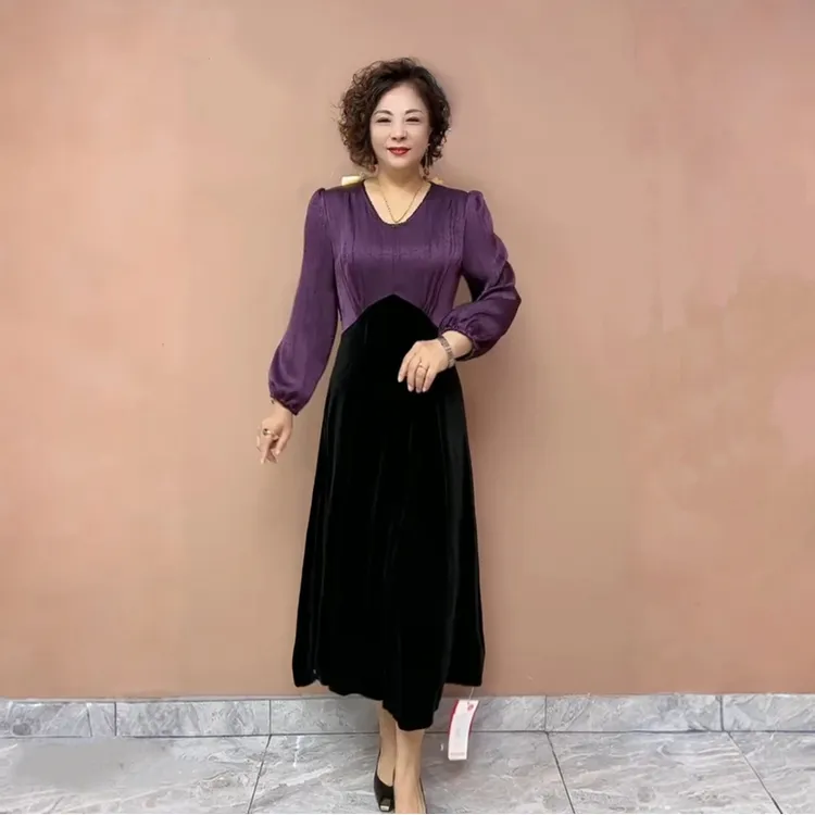 9059阔太太金丝绒连衣裙长袖年轻妈妈装高端V领气质裙洋气长裙