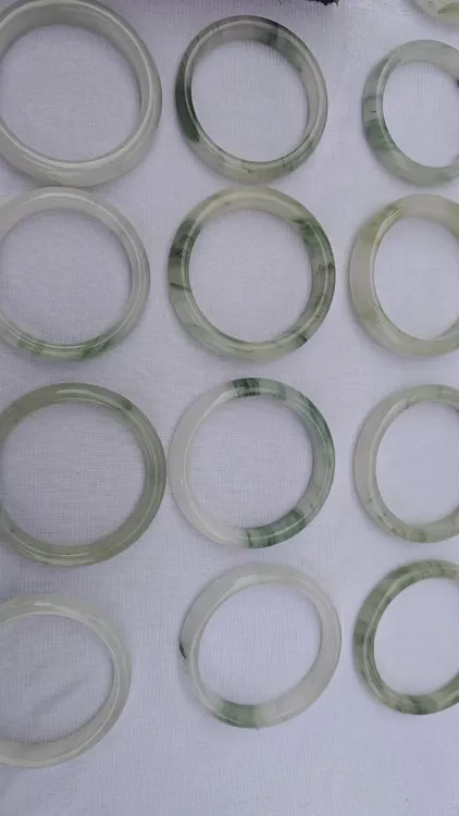 天山翠精致饰品百搭玉镯高级感绿色绿色冰透