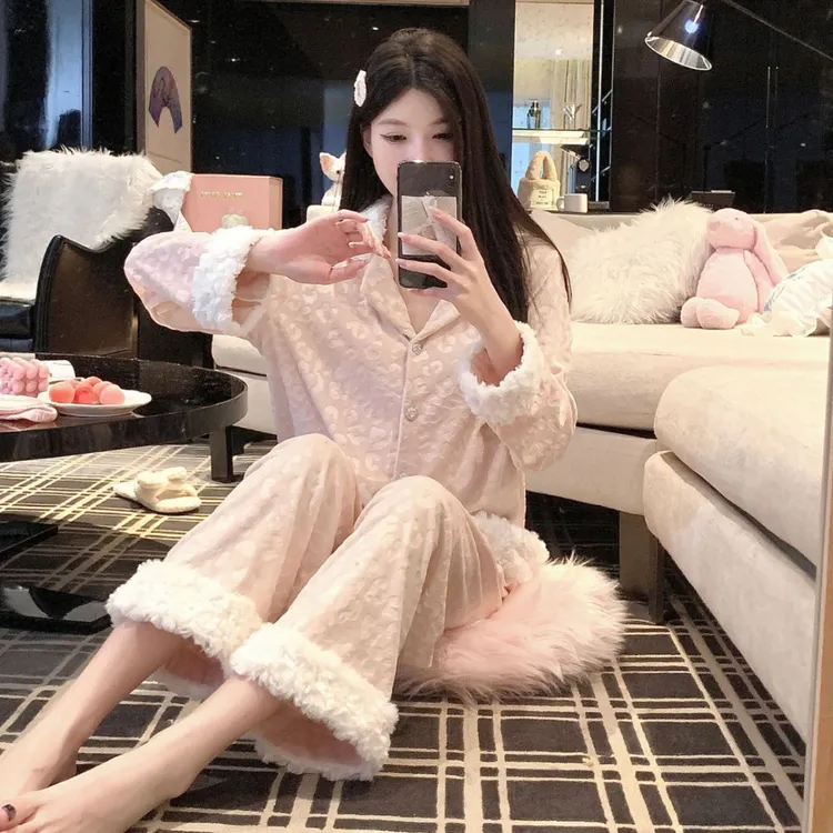 海岛绒睡衣女2025新款秋冬加厚家居服双面绒保暖时尚豹纹睡衣毛绒