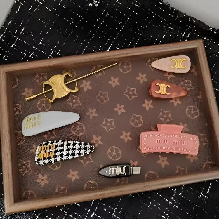 胡桃木色皮革托盘经典花色轻奢饰品手串收纳托盘客厅餐厅家用托盘